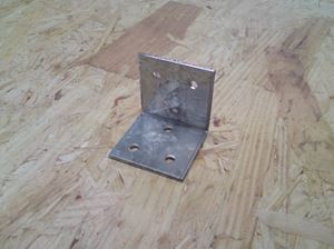 ÚHELNÍK univerzální  40x40x25mm